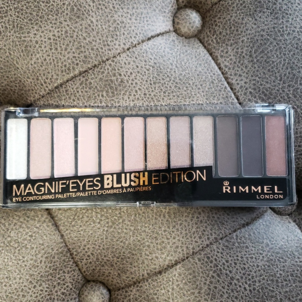 NEW * NEVER USED * MAYBELLINE eyeshadow pallate!!